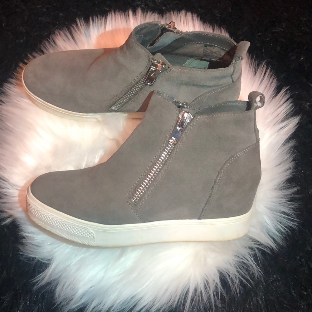 Steve Madden “Wedgie Wedge” Sneakers